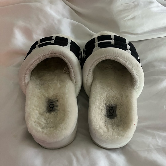 UGG PLATFORM SLIDES - Picture 2 of 4